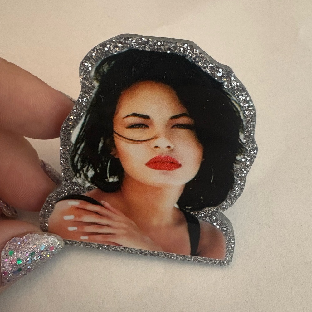 Selena Glitter Silver Phone Grip
